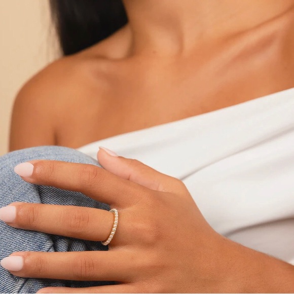 STERLING SILVER GIANNA PEARL ETERNITY RING - Picture 5 of 8